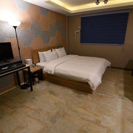 Jecheon Q Motel Екстериор снимка
