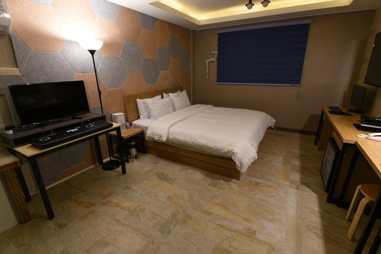 Jecheon Q Motel Екстериор снимка
