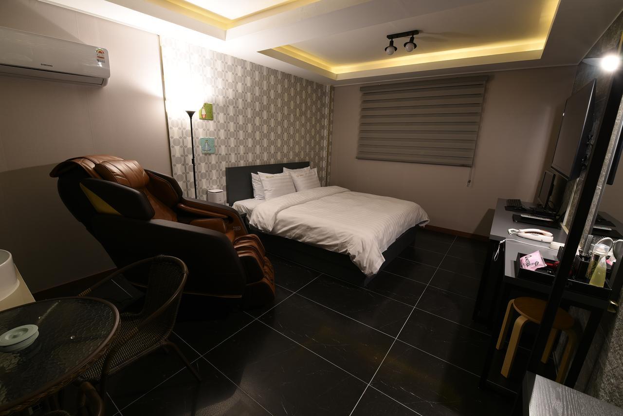 Jecheon Q Motel Екстериор снимка
