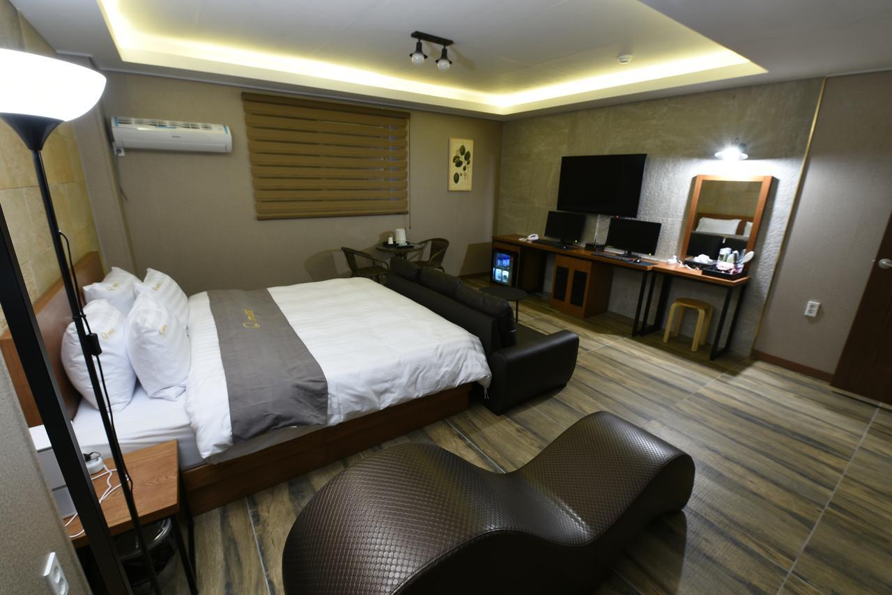 Jecheon Q Motel Екстериор снимка