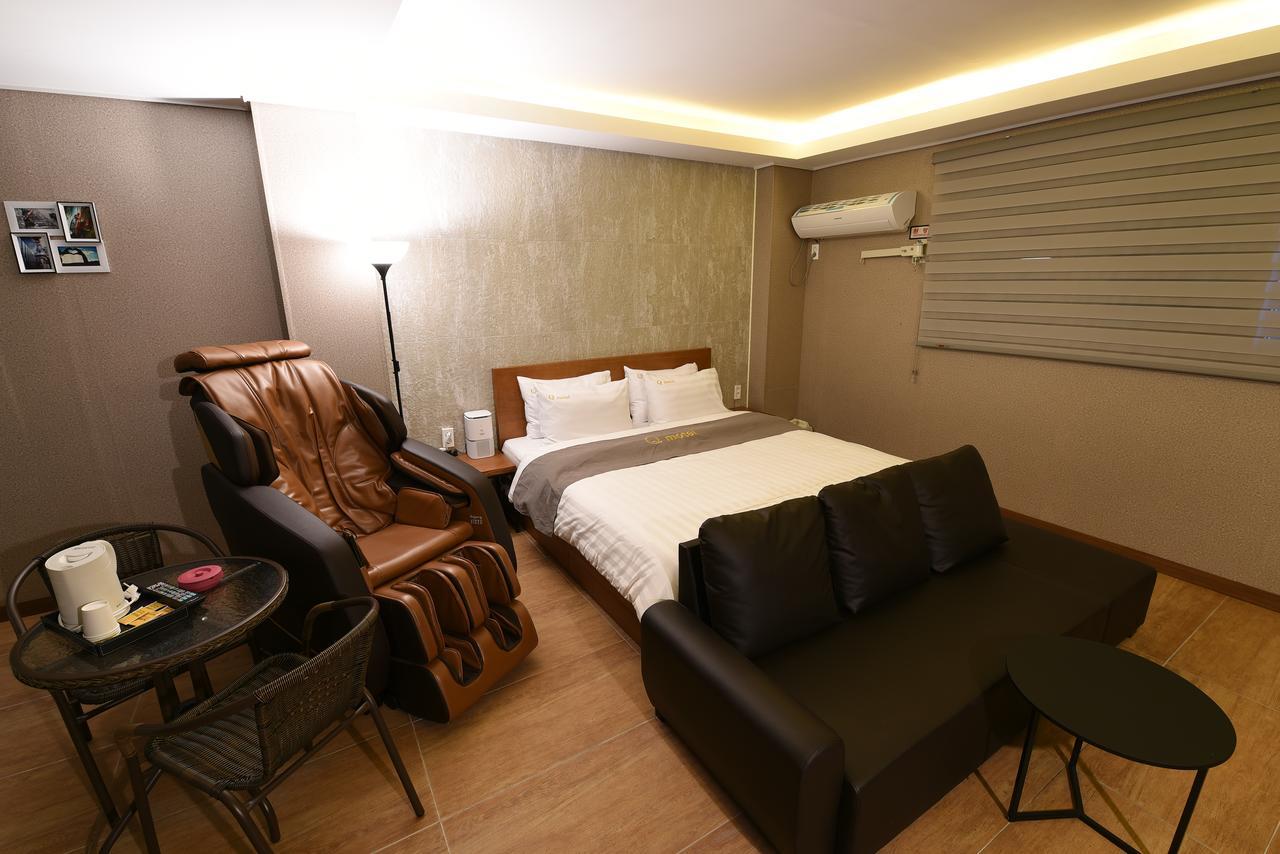 Jecheon Q Motel Екстериор снимка